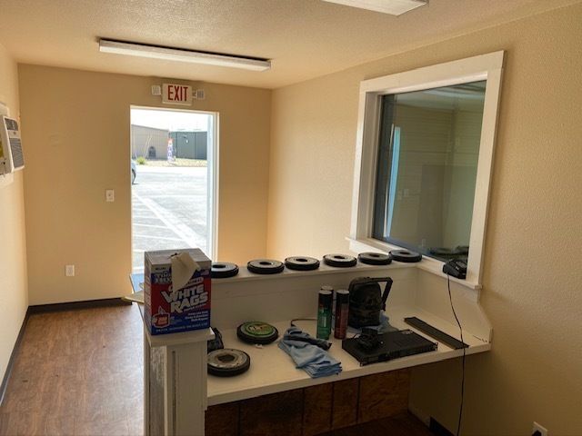 Warehouse with office For Lease: 1311 Industrial Dr, New Braunfels, TX 78130